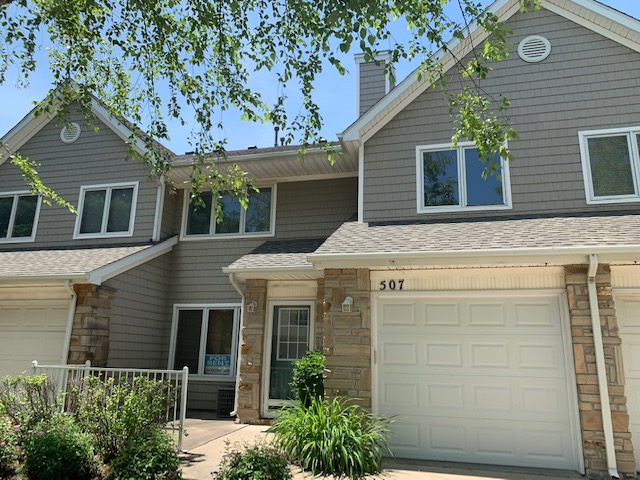 811 BURR OAKS DR #507 WDM (Monthly Rent $1,400)