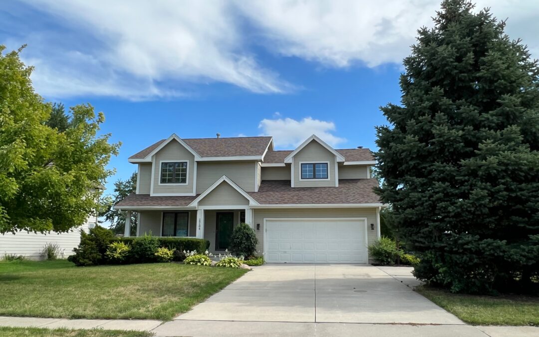 15104 HAWTHORN DR CLV (Monthly Rent $2,350)