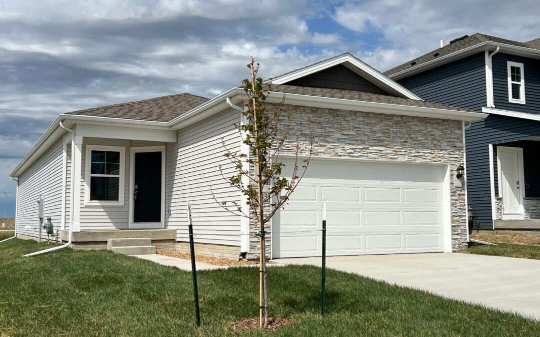 1283 NW WILLIAMSBURG LN WAU (Monthly $2,495)